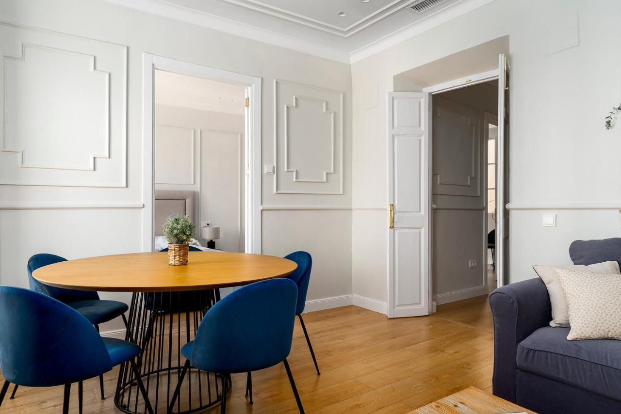 Apartamento Plaza De La Merced 4 Habitaciones Málaga Dış mekan fotoğraf