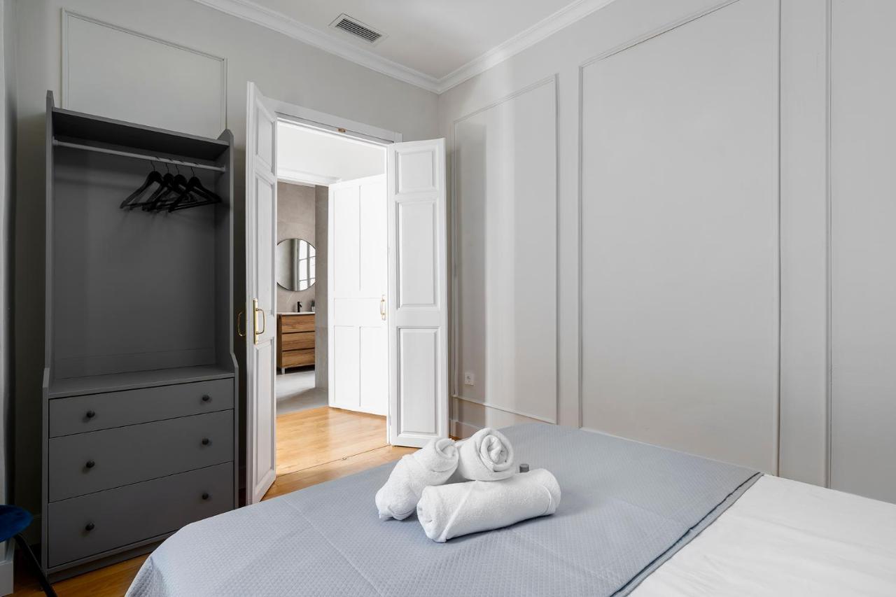 Apartamento Plaza De La Merced 4 Habitaciones Málaga Dış mekan fotoğraf