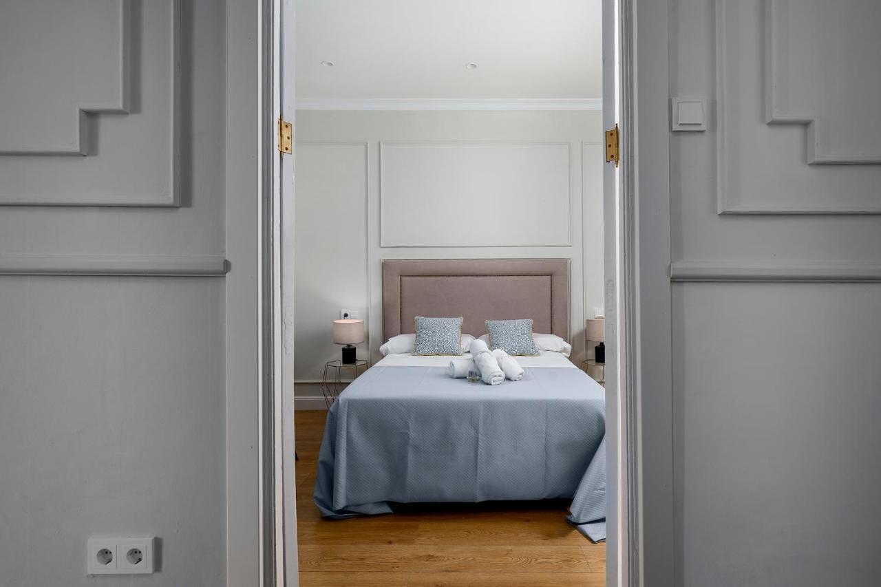 Apartamento Plaza De La Merced 4 Habitaciones Málaga Dış mekan fotoğraf