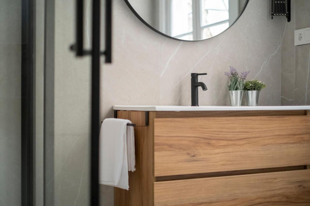 Apartamento Plaza De La Merced 4 Habitaciones Málaga Dış mekan fotoğraf