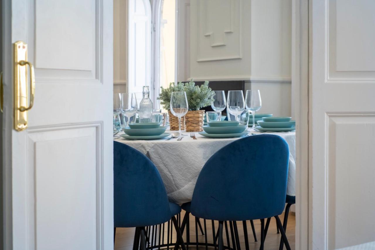Apartamento Plaza De La Merced 4 Habitaciones Málaga Dış mekan fotoğraf